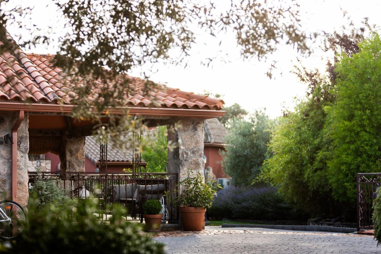 La Costanilla De Los Angeles Navalcan Exterior photo